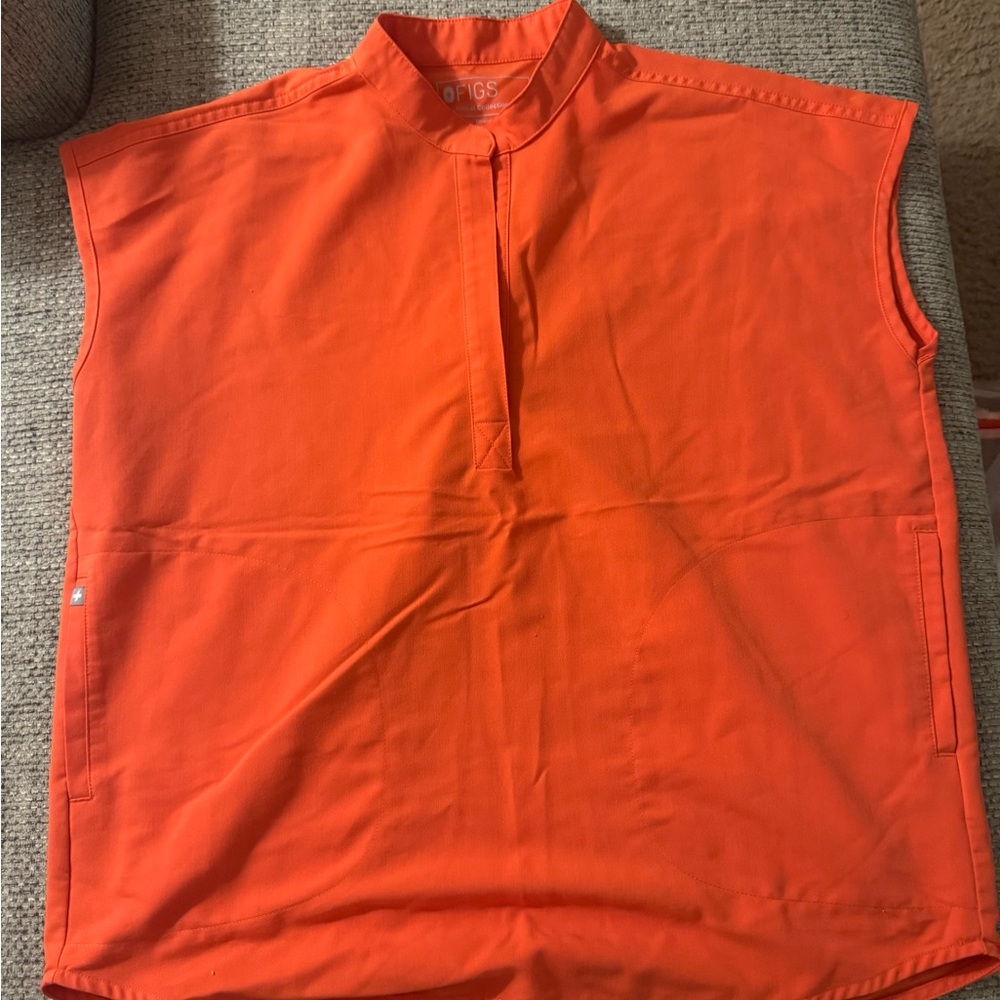 FIGS Coral Scrub set